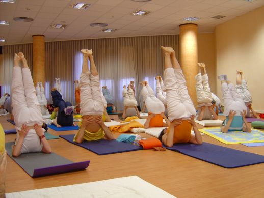 Práctica Hatha Yoga línea Unitiva a cargo de APAYI 2